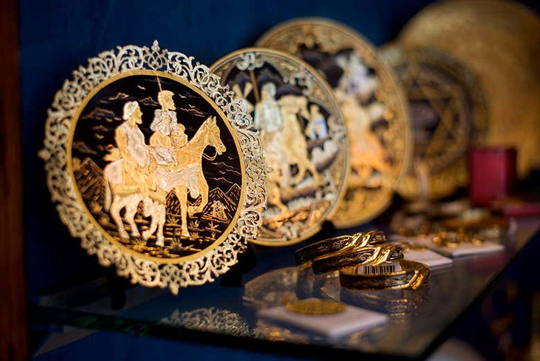 La tradition ancestrale du damasquinage
